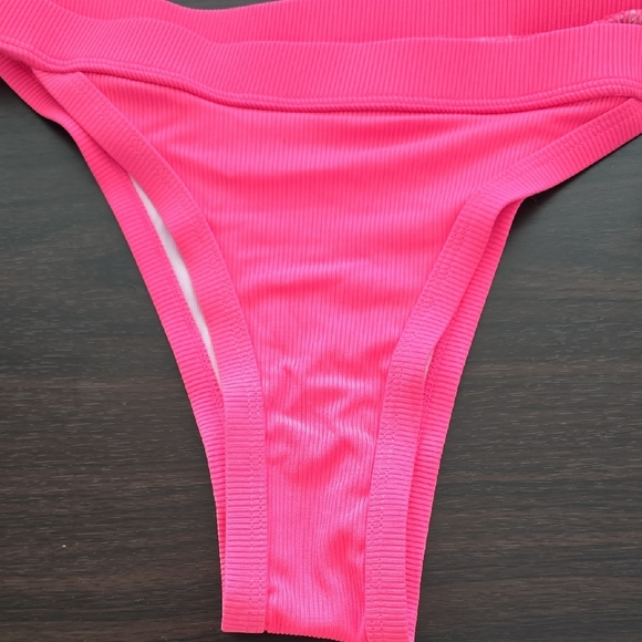 Pink Ribbed Bikini Set - Picture 2 of 3